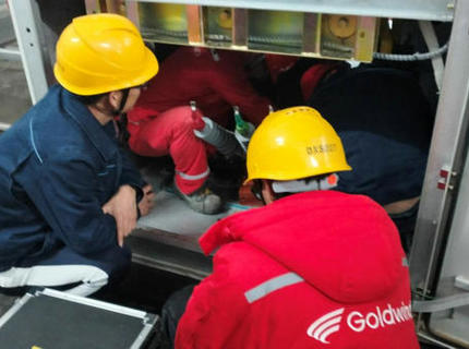 大熊山风电。。。。。。。21幼时奋战抢建  能源保供显担任