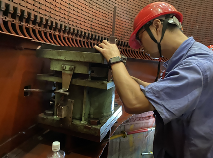 责任与坚守在大建一线闪灼