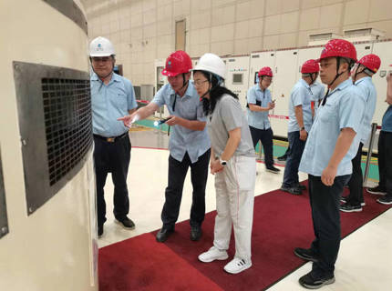 陈印辉在江垭电站现场带班督导查抄防汛工作